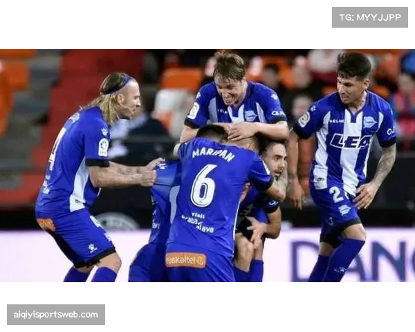 阿拉维斯后卫因肌肉疲劳缺席训练,队医归因于近期比赛密度过高